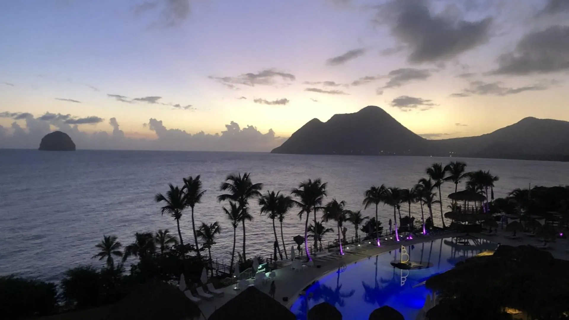 Appartement Superbe Studio Avec Piscine Et Vue Incroyable Le Diamant Martinique